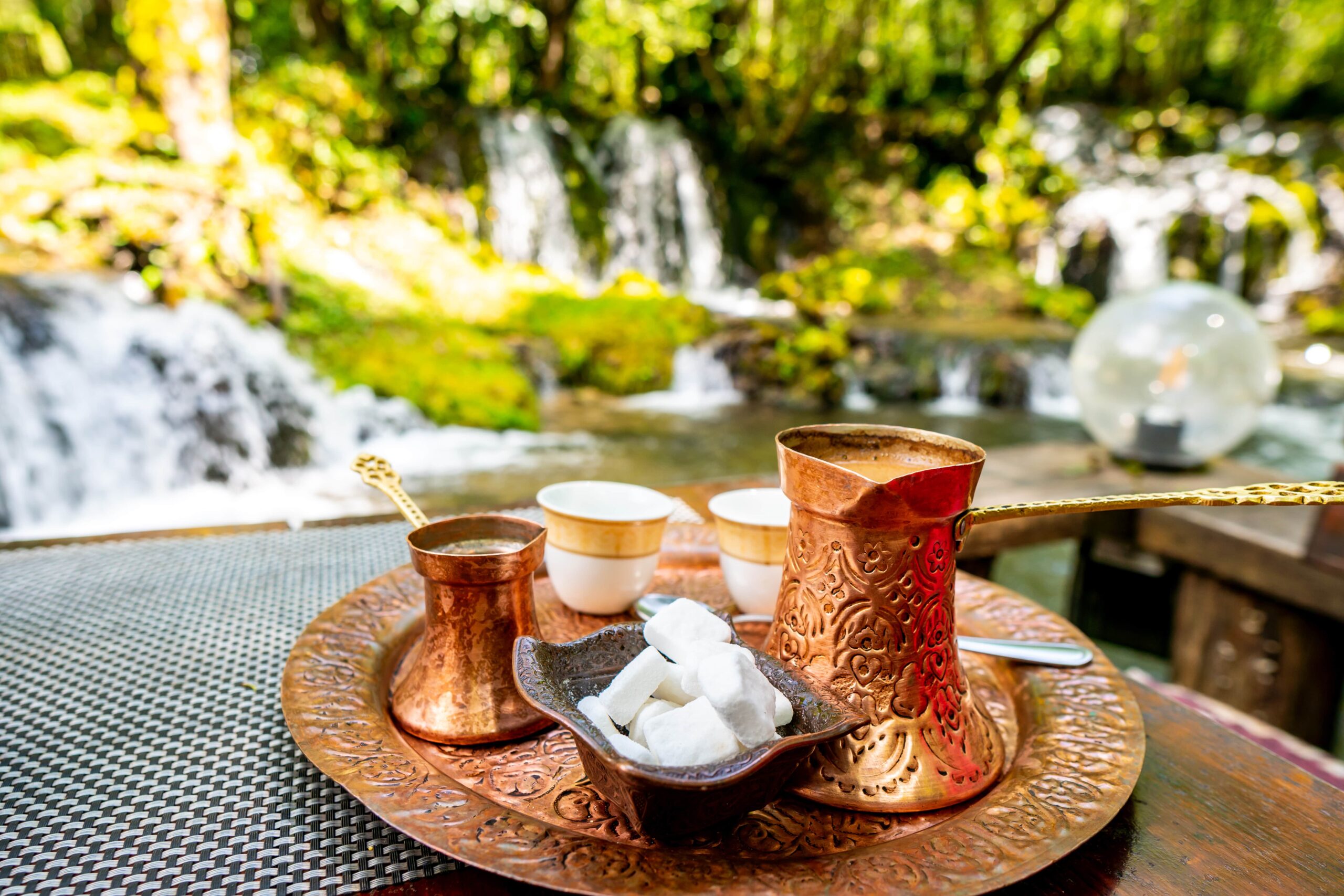 traditionell bosnischer Kaffee Mit dem Camper im Bosnien Urlaub